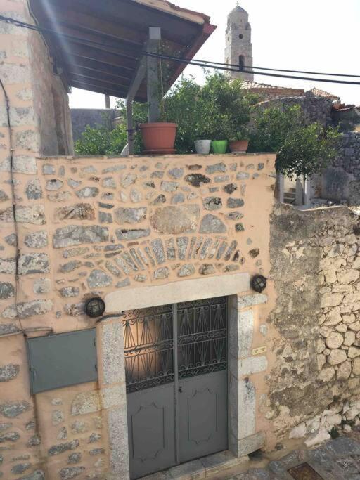 All Stone, Everything.. Areopoli Exterior photo